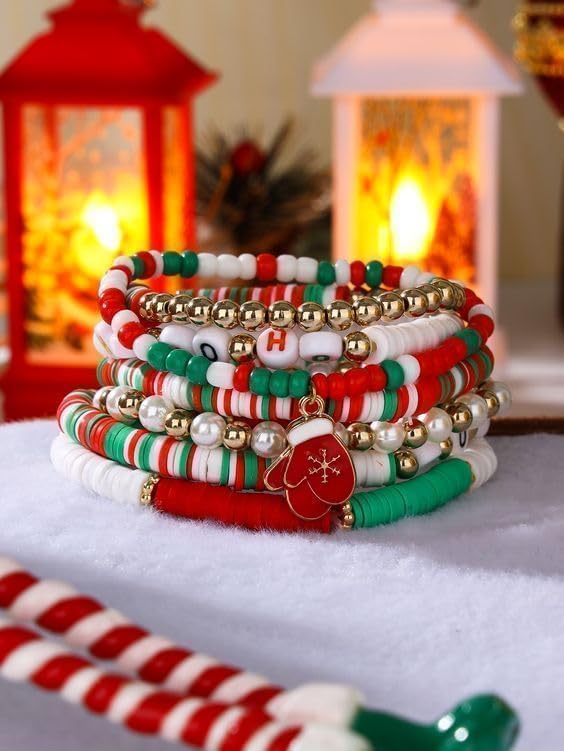Christmas Bracelet Making Kit, 3500Pcs Clay Beads with Elastic String & 5 Random Charms, Christmas Gifts for Teens.
