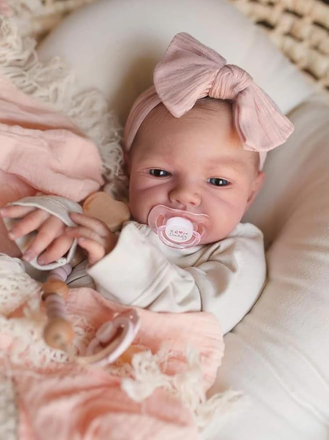 WOOROY Realistic Reborn Baby Dolls - 20 Inch Lifelike Newborn Baby Doll Girl Real Life Baby Dolls with Weighted Soft Body Gift Toy for Kids Age 3+