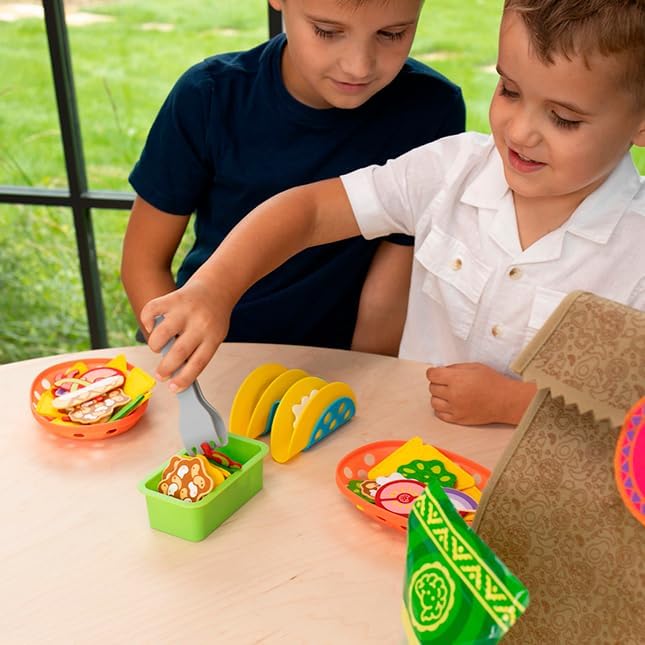 Fat Brain Toys Pretendables Nacho Set - Pretend Playset with Storage, Ages 3+