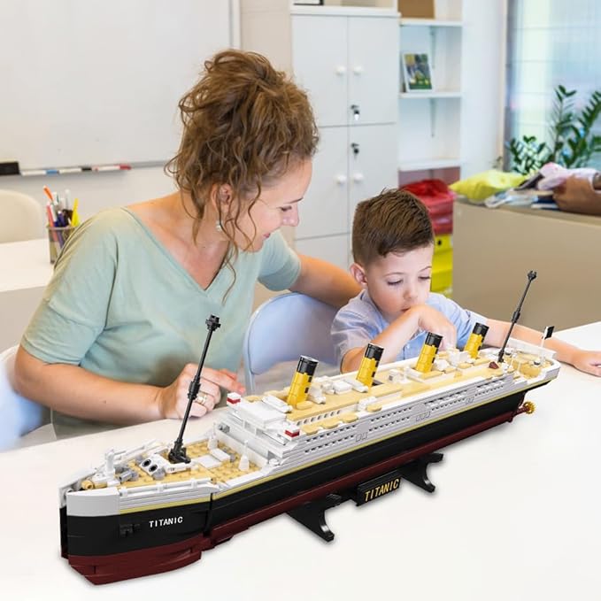 Titanic Boat Model Building Block Set, 1465 Pieces Cruise Ship Model，DIY Educational Titanic Toys for 8+