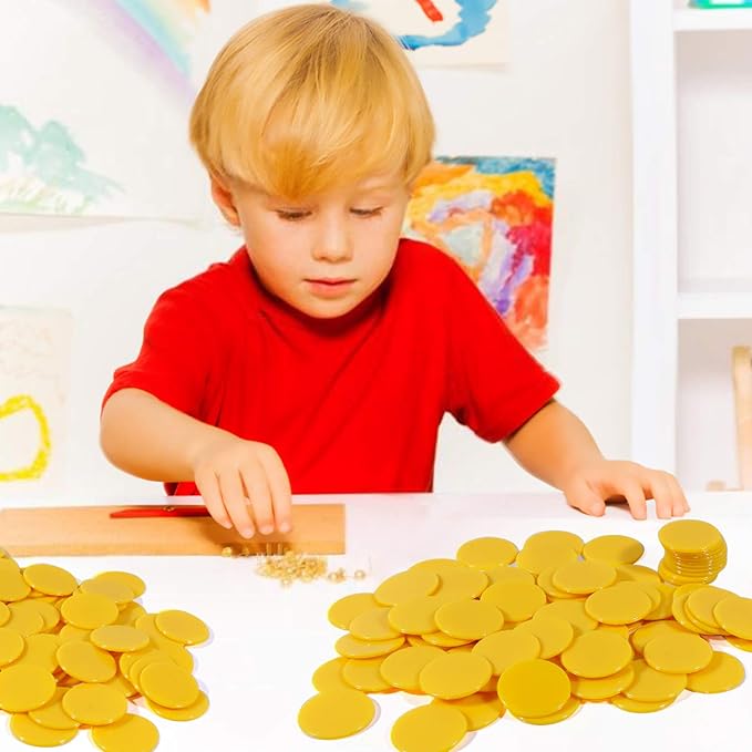 Coopay 300 Pieces Plastic Learning Counters Disks Bingo Chip Counting Discs Markers for Math Practice and Poker Chips Game Tokens,1 Inch (Yellow Style 1)