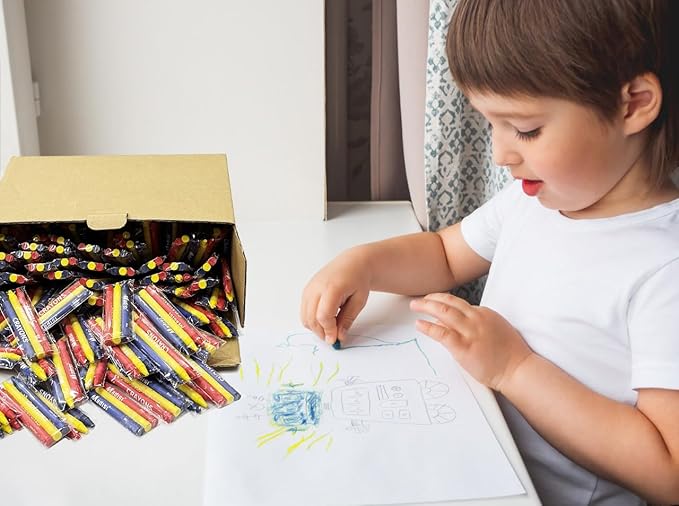 Madisi Crayons Bulk Pack, Regular Size, 3 Colors, cellophane 200 Packs, 600 Count