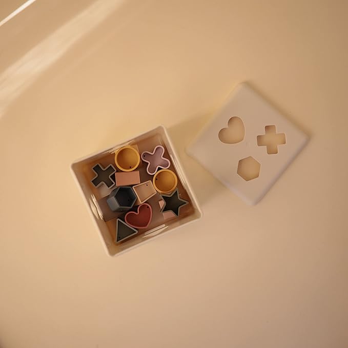 mushie Shape Sorting Box (Original) | Educational Learning Toy for Toddlers with 12 Shapes | Made in Denmark (10+ Months)