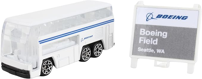 Daron Airport Playset – Boeing 787 – Die-Cast Metal Airplane Toy with Plastic Accessories and Vehicles for Kids Ages 3+
