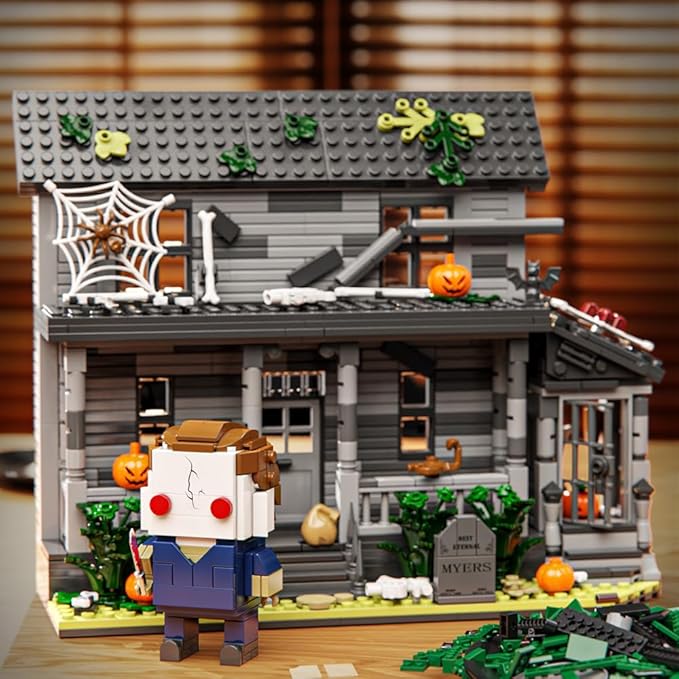 Halloween House Building Blocks Kits, Present for Friends and Fans，Collectible Decoration Building Toy(797 Pieces) Compatible with Lego