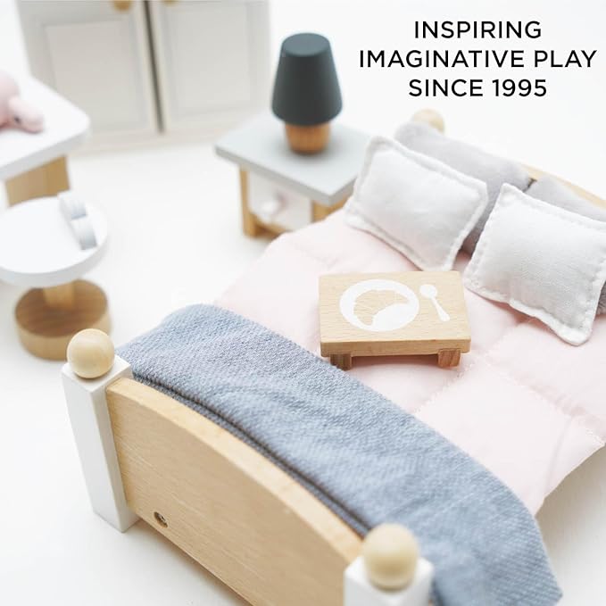 Le Toy Van - Wooden Daisylane Master Bedroom Dolls House | Accessories Play Set For Dolls Houses | Girls and Boys Dolls House Furniture Sets - Suitable For Ages 3+, ME057