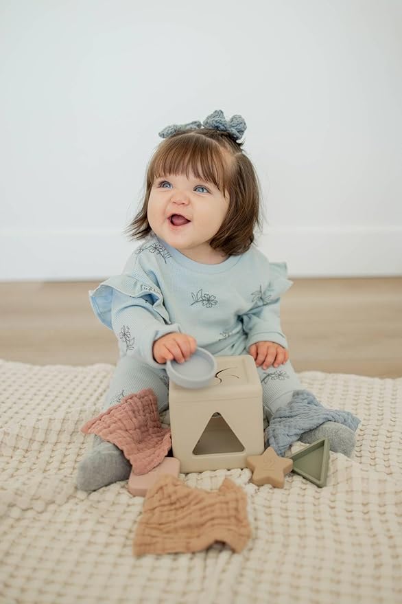 Silicone Shape Sorter & Tissue Box Toy with Organic Muslin Cotton Cloths - Baby Toys for Development - Montessori Learning Toys for 1 Year Old-Educational Non-Toxic Toy