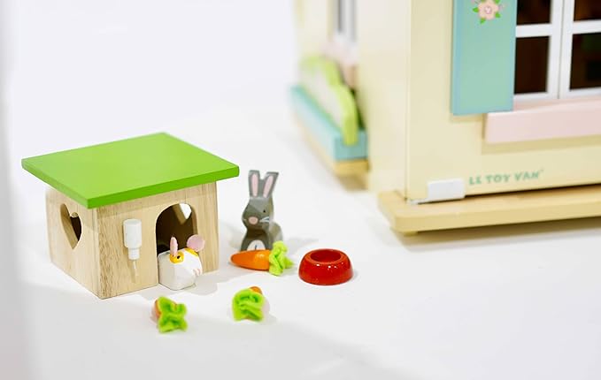 Le Toy Van - Adorable Wooden Daisylane Bunny & Guinea Accessories Play Set for Dolls Houses | Girls Dolls House Furniture Sets - Suitable for Ages 3+ (ME045)