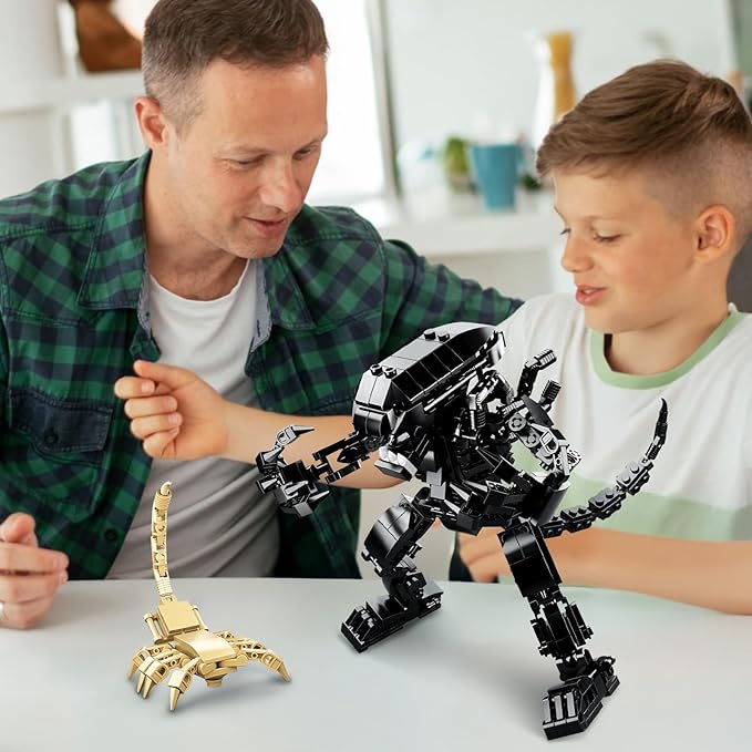 HIGH GODO Xenomorph Building Sets for Adult,442 Pieces Horror Action Figure Toy with Little Facehugger,Gifts for Boys Aged 8-14, Perfect for Birthdays, Christmases, Halloweens