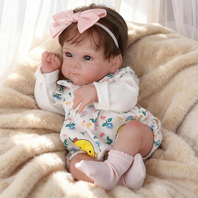 WOOROY Realistic Reborn Baby Dolls - 18 Inch Lifelike Newborn Baby Dolls Girl Real Life Soft Body Baby Doll Gift Toy with Feeding Accessories for Kids Age 3+