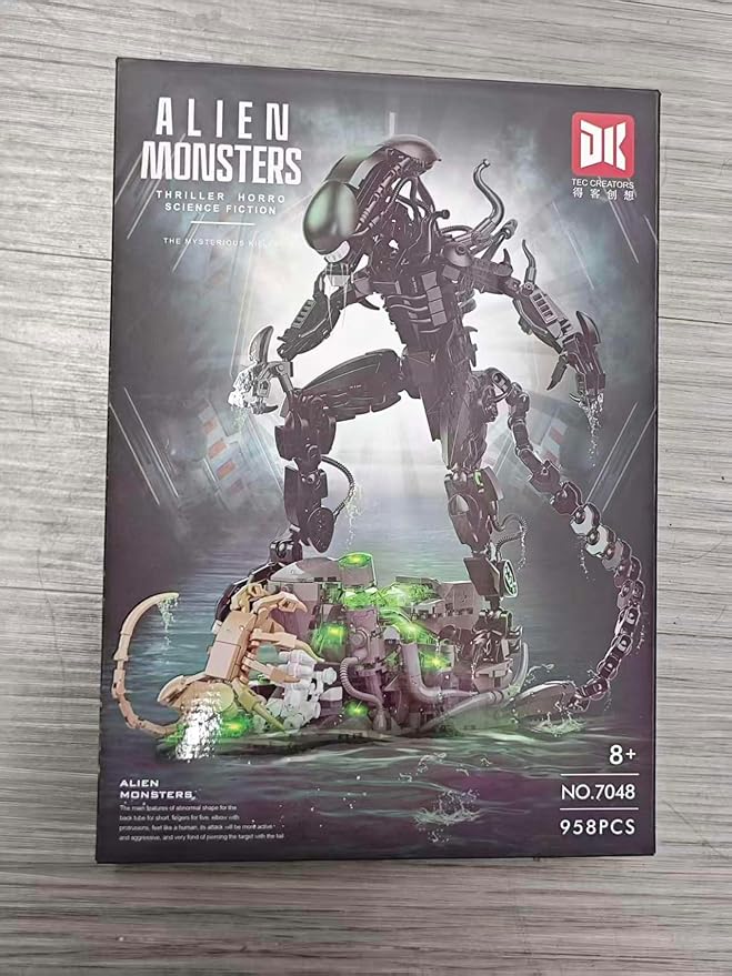 Xenomorph Building Set, MOC Alien Action Figure Kit Compatible with Lego, Horror Sci - Fi Collectible Model Figure & Detailed Base for Adults Kids Birthday for Movie Fans Aged 8+ 958PCS