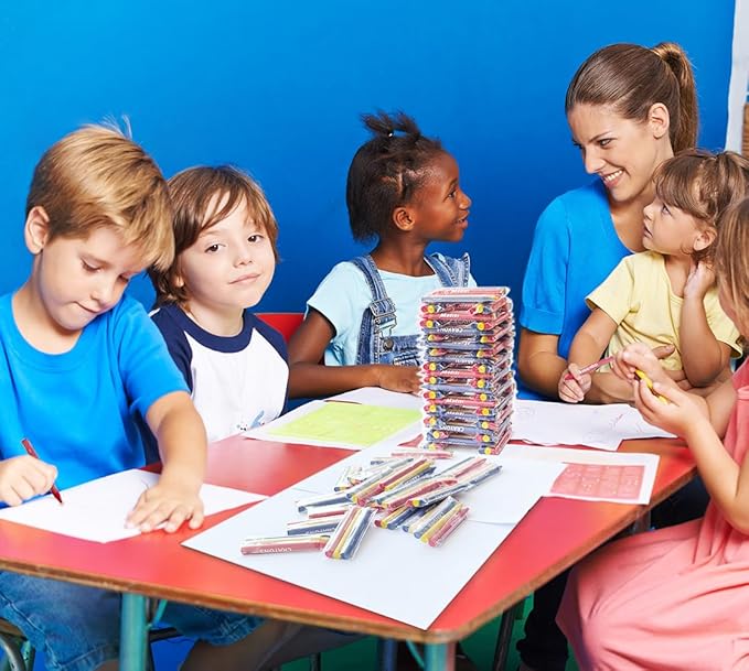 Madisi Crayons Bulk Pack, Regular Size, 3 Colors, cellophane 200 Packs, 600 Count