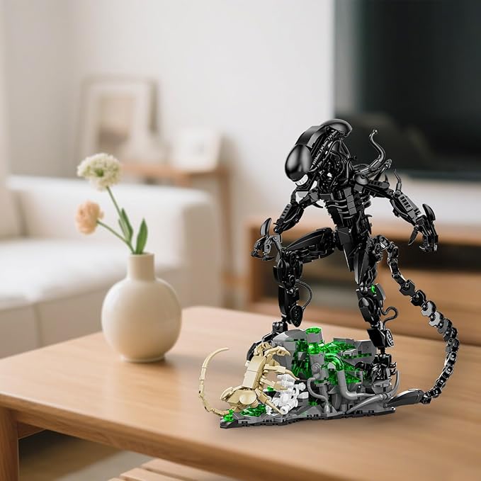 Xenomorph Action Figure Building Set Compatible with Lego Set for Adult Horror Gifts for Fans Birthday Christmas for Boys Girls Age 8-958 Pcs