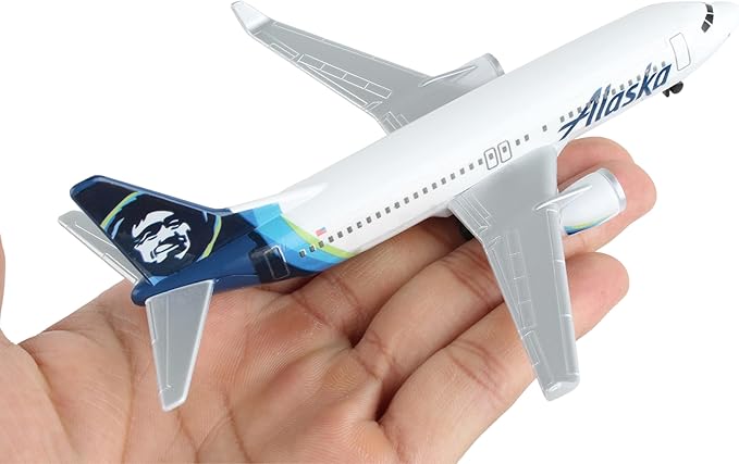 Daron Toy Airplane – Alaska Airlines – Die-Cast Metal Model Airplane Toy with Plastic Parts for Kids Ages 3+