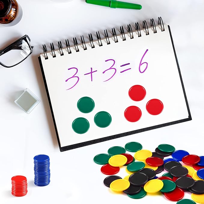 Coopay 500 Pieces Plastic Learning Counters Disks Bingo Chip 5 Colors Counting Discs Markers for Math Practice and Poker Chips Game Tokens Kids Reward, 1 Inch (Red, Blue, Black, Green, Yellow)