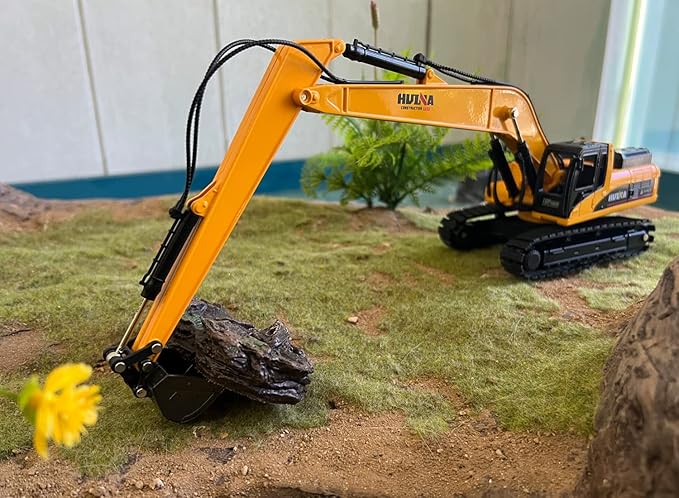 Gemini&Genius Long Reach Excavator Toy for Kids, Heavy Duty Construction Vehicle Digger Toys, 360-degree Rotatable Driver's Compartment, Multi-Jointed Movable Tracked Vehicle for Kids Gift (Yellow)