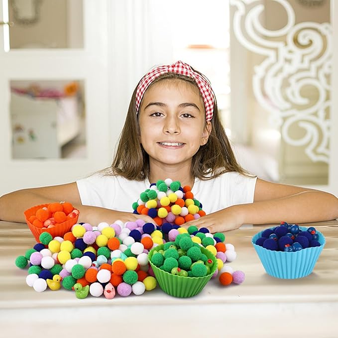 217 Pcs Duck Sensory Bin Filler Fine Motor Toys Counting Sorting 100 Felt Pompoms 100 Mini Duck Figures 8 Tweezers 8 Silicone Plates 1 Storage Box, for Counting Sorting DIY Crafts (Duck)