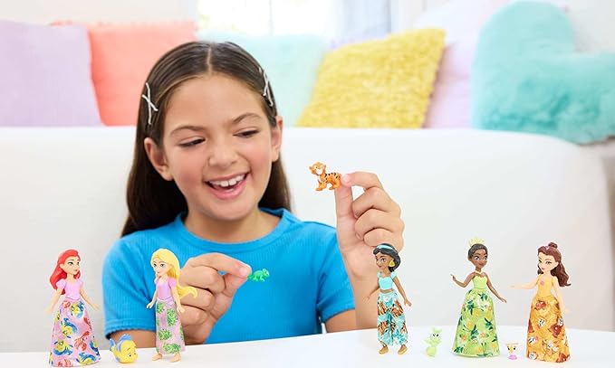 Mattel Disney Princess & Friends Set with 5 Posable Small Dolls in Removable Skirts or Pants & 5 Friend Figures, Inspired by The Disney Movies