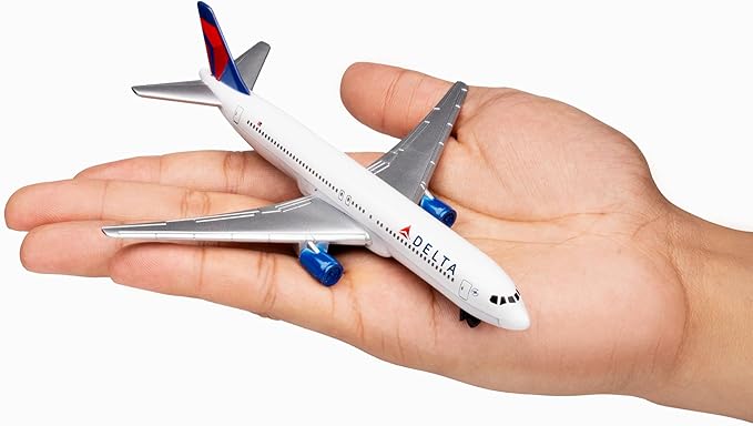 Daron Toy Airplane – Delta Air Lines – Die-Cast Metal Model Airplane Toy with Plastic Parts for Kids Ages 3+