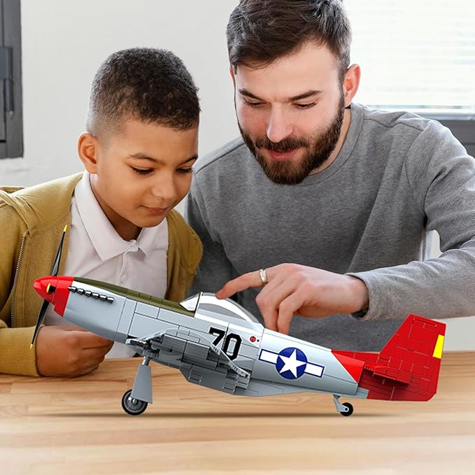 WW2 Military Fighter Jet Airplane P-51 Mustang Air Force Building Blocks Set(580Pcs) Compatible with Lego,Aircraft Toys Building and Military Gifts for Kid and Adult Boys Gift Aged 6+