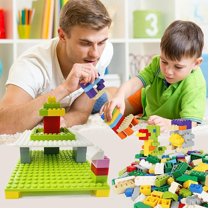 Classic Building Bricks 399 Pieces High Bulk Building Blocks & 2 PCS of Base Plate, Building Blocks Box Set Compatible with Lego Classic