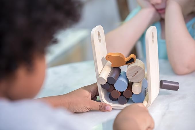PlanToys Timber Tumble - Juguete de Motricidad con Castor y Troncos - Juguete de Madera a Partir de 3 Años - Juego de Ensamble para 1-4 Jugadores