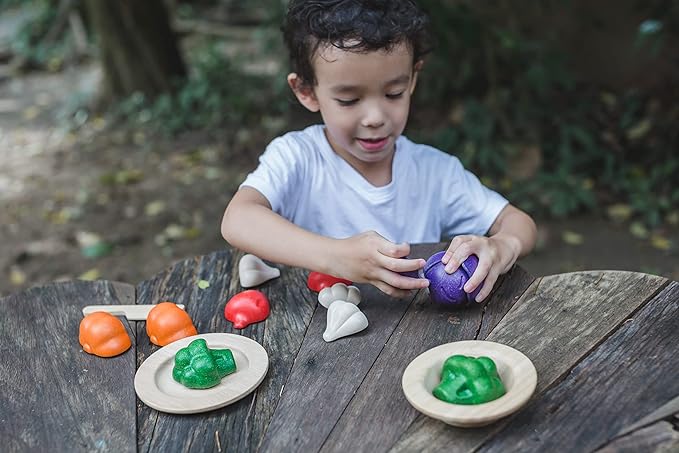 PlanToys® Wooden Vegetable Play Set for Toddlers | Educational Pretend Food Toy for Kids | Eco-Friendly Kitchen Toy for Imaginative & Hands-On Learning