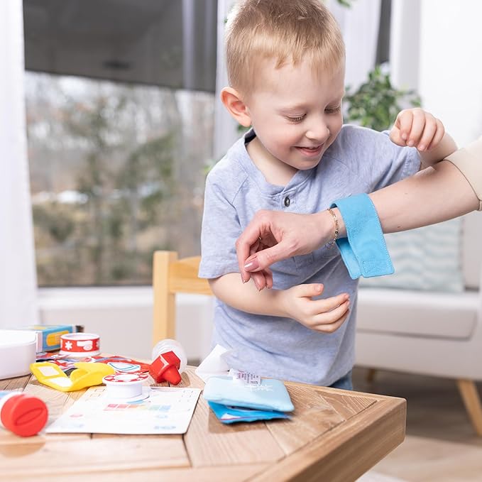 Melissa & Doug Get Well First Aid Kit Play Set – 25 Toy Pieces