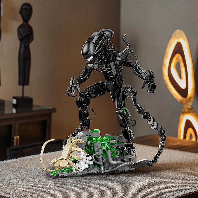 Xenomorph Action Figure Building Set Compatible with Lego Set for Adult Horror Gifts for Fans Birthday Christmas for Boys Girls Age 8-958 Pcs