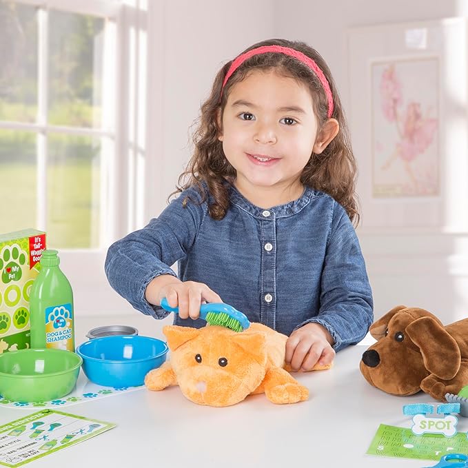 Melissa & Doug Feeding and Grooming Pet Care Play Set Pretend Play Vet Toy Veterinarian Kit for Kids