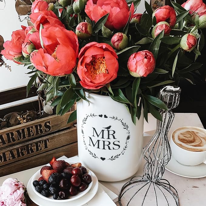 AW Bridal Mr and Mrs Wedding Vase Decorations, Bridal Shower Gifts for Bride, Wedding Table Decorations for Women Friends, Anniversary Engagement Gifts for Couples and Newly Engaged