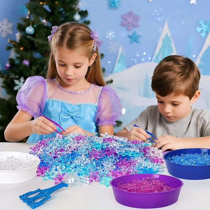 208 Pcs Winter Frozen Sensory Bin Items Winter Acrylic Snowflake Counting Sorting Sensory Bin Filler Fine Motor Frozen Snowflake Counts for Xmas Counting Decor