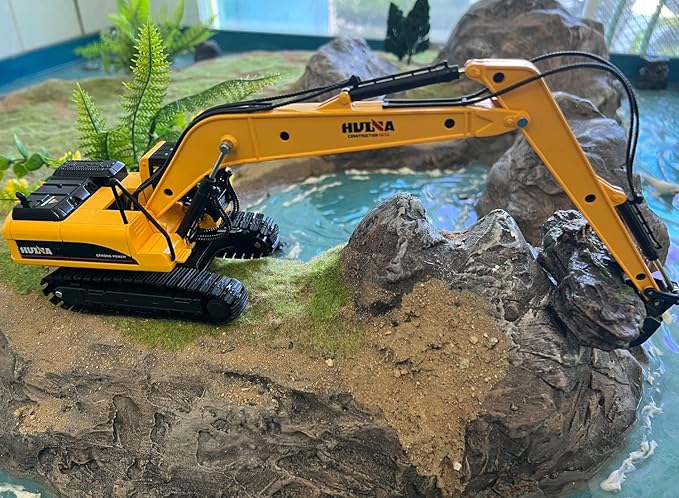 Gemini&Genius Long Reach Excavator Toy for Kids, Heavy Duty Construction Vehicle Digger Toys, 360-degree Rotatable Driver's Compartment, Multi-Jointed Movable Tracked Vehicle for Kids Gift (Yellow)