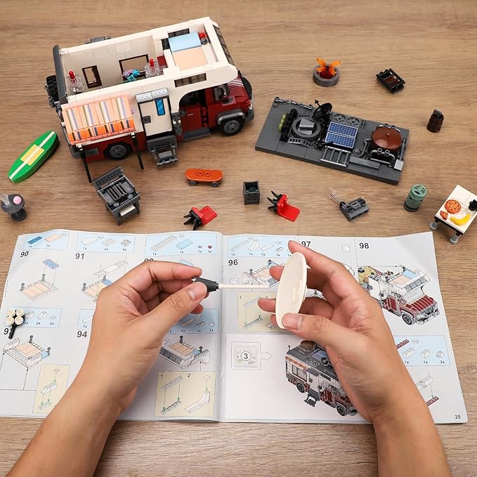 Camper Van Building Set, Compatible with Rvs Camper Vehicles, Summer Beach Holiday Camping Car Building Toy with Light, Gift for Adults and Boys Girls Kids Teens 8-12 (924 PCS)
