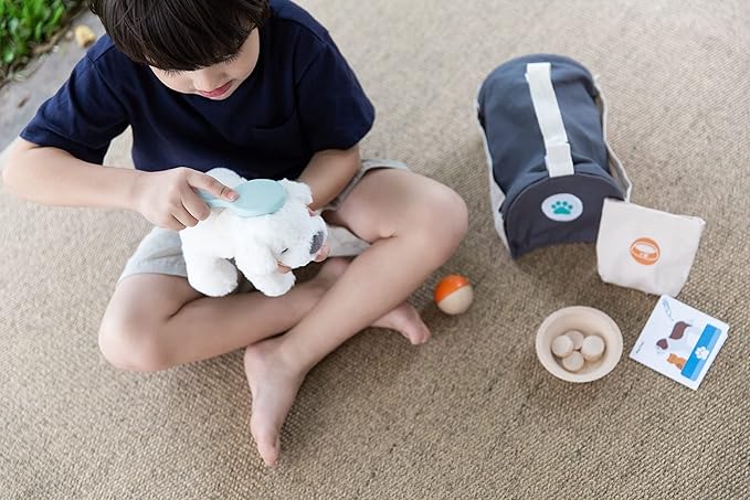 PlanToys® Pretend Pet Care Play Set for Kids | Animal Carrier with Brush, Food, Bowl, Ball, Collar & Accessories | Montessori Toy for Toddlers | Educational Gift for Boys & Girls