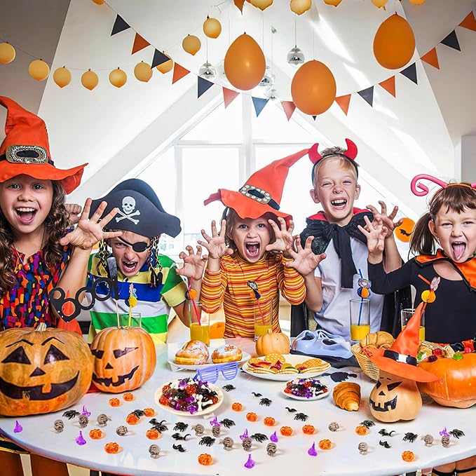 Halloween Acrylic Vase Filler, 240pcs Acrylic Pumpkin Ghost Bat Skull Head Witch Hats Gems Sensory Bin Table Scatter Vase Filler for Autumn DIY Crafts Home Centerpieces Table Decorations