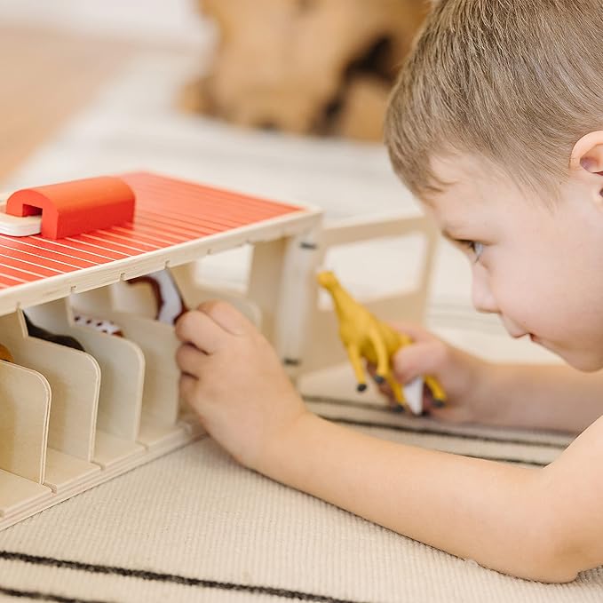 Melissa & Doug Take-Along Show-Horse Stable Play Set with Wooden Stable Box and 8 Toy Horses