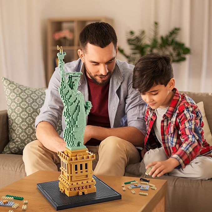 Exquisite Big Architecture Lady Liberty Statue Micro Building Blocks Set - 2810 PCS | Challenging Engaging | Highly Detailed Replica | Suitable for Adults | Great Gift