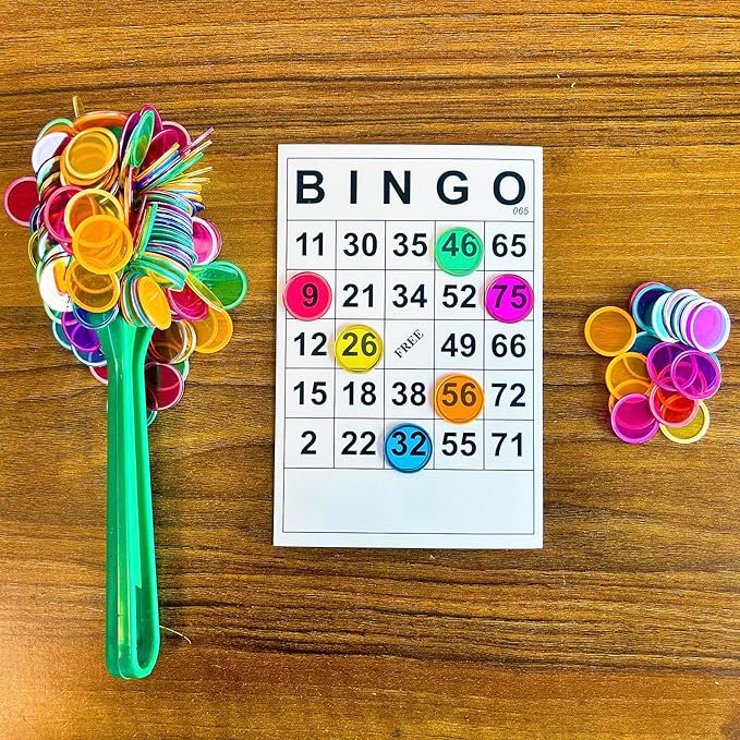 SEETOOOGAMES Magnetic Bingo Chips Counters - 300 Pieces Transparent Counting Game Chips - Clear Plastic Math Markers for Classroom - 19mm Mixed Color