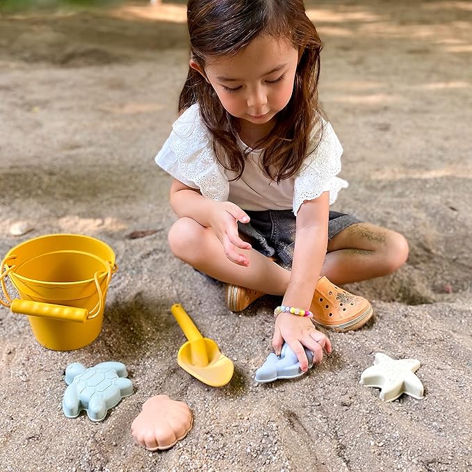 BLUE GINKGO Silicone Beach Toys - Modern Travel Friendly Set | Bucket, Shovel, 4 Sand Molds, Beach Bag | Sand Toys for Toddlers, Kids - Pink