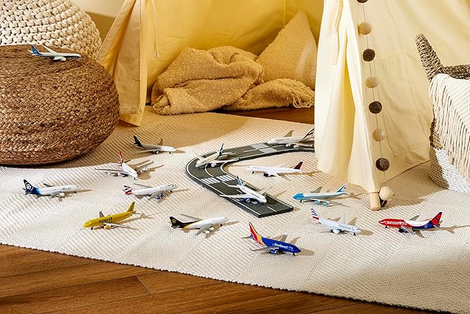 Daron Toy Airplane – Spirit Airlines – Die-Cast Metal Model Airplane Toy with Plastic Parts for Kids Ages 3+